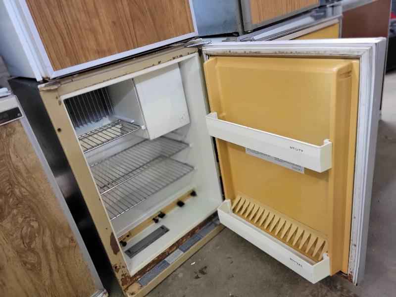 3 Way Dometic Rv Fridge Propane 110v or 12V Rm36E