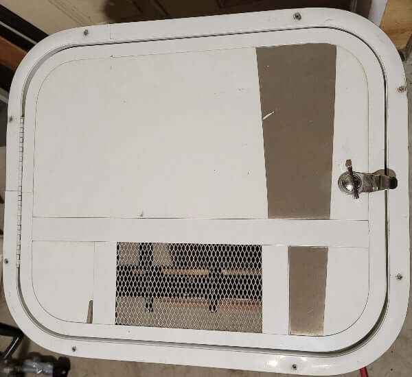 RV Exterior Access Door – 18 x 15 Inch Cutout Generator Vent