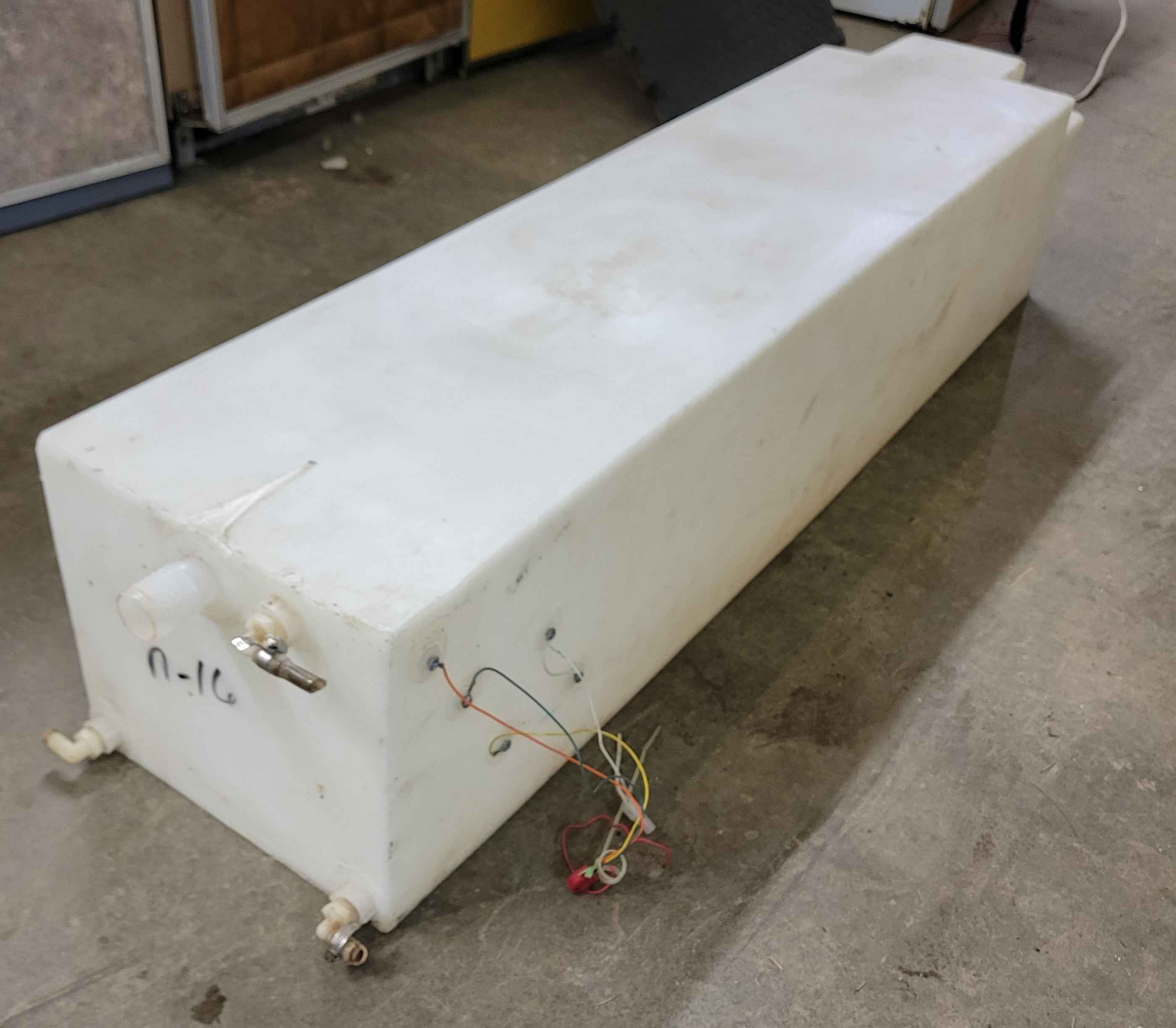 RV Fresh Water Holding Tank 28 Gallon