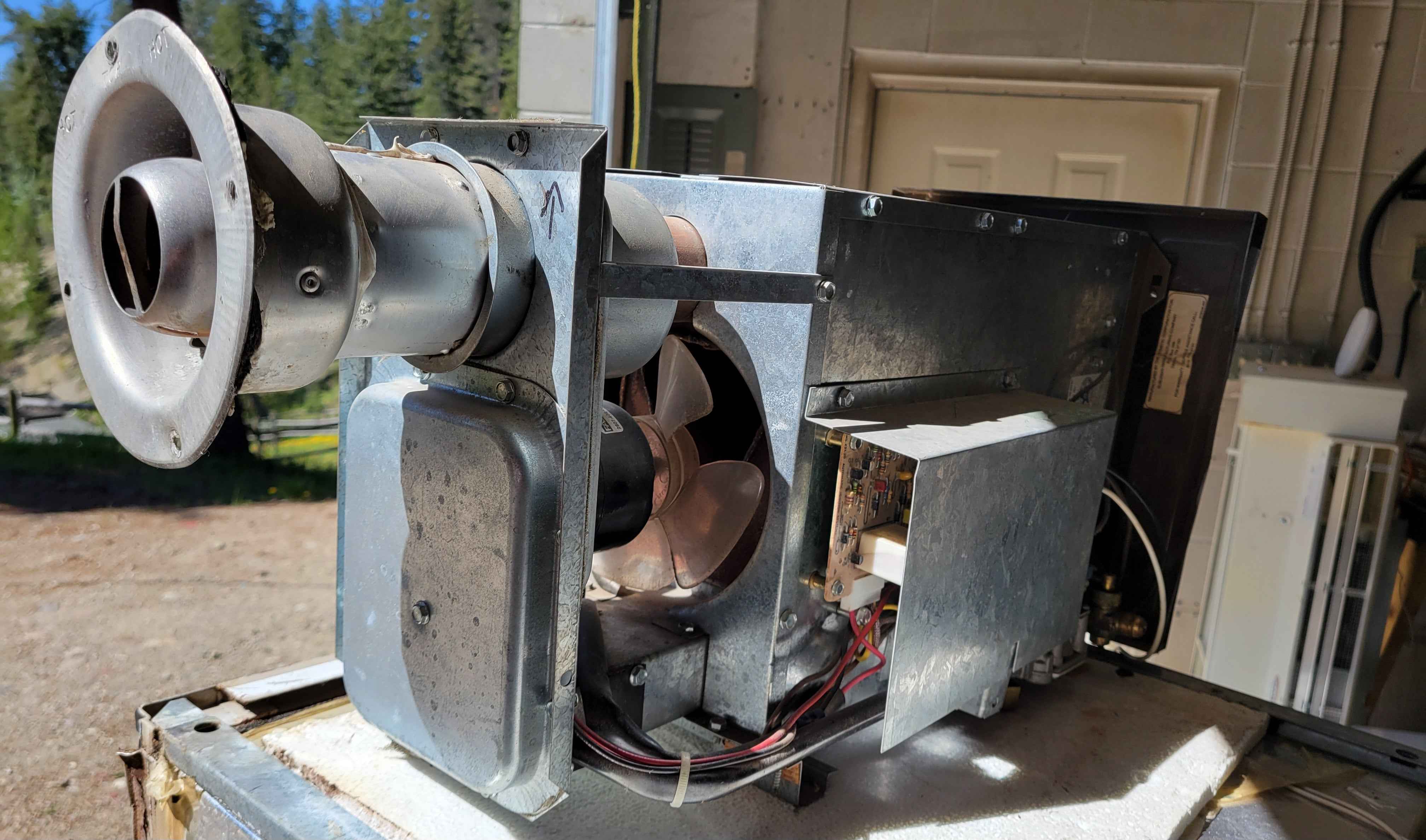 Used Duo Therm 17,000 BTU RV Propane Furnace – Forced Air