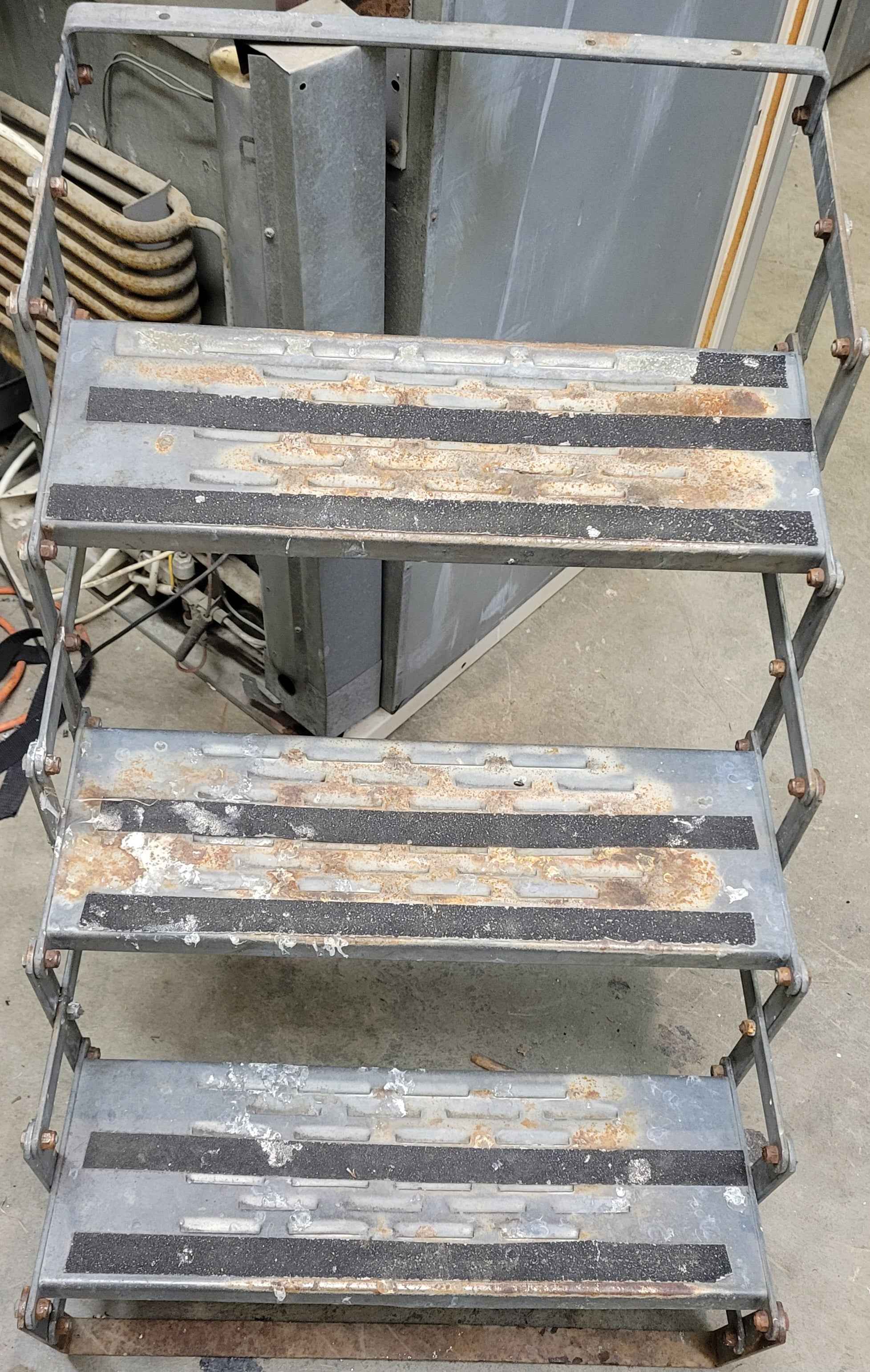 Camper RV Scissor Stairs With Mount – 3 Step