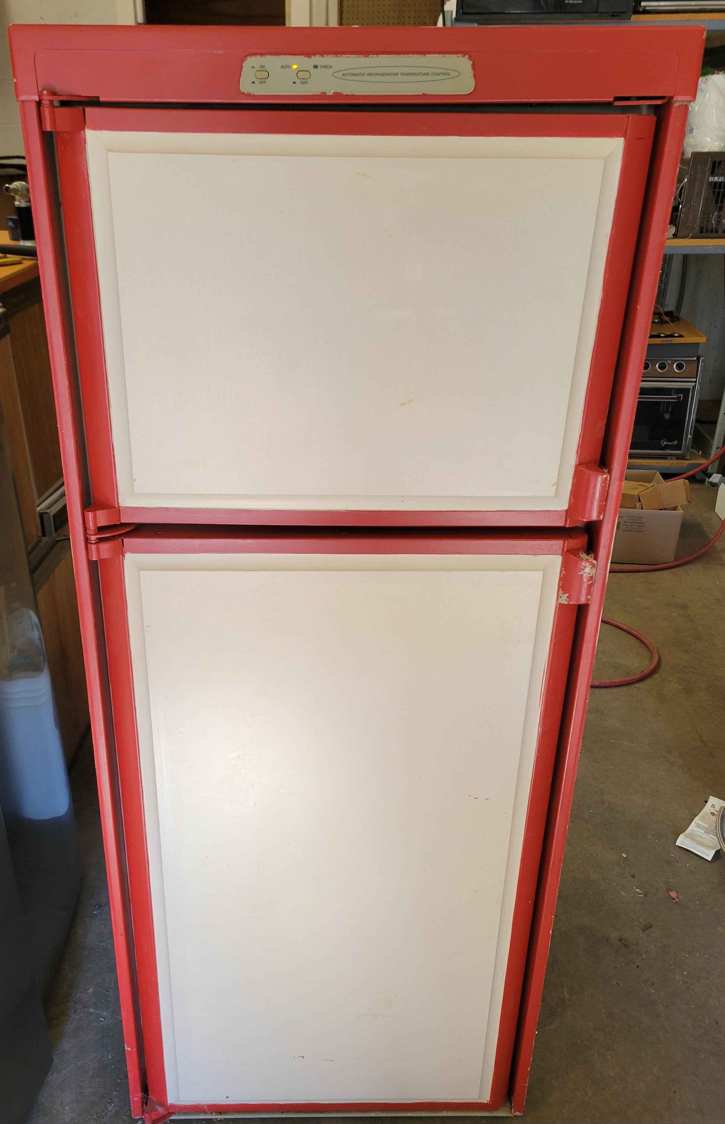 Dometic RM2852 Propane & Electric RV Fridge