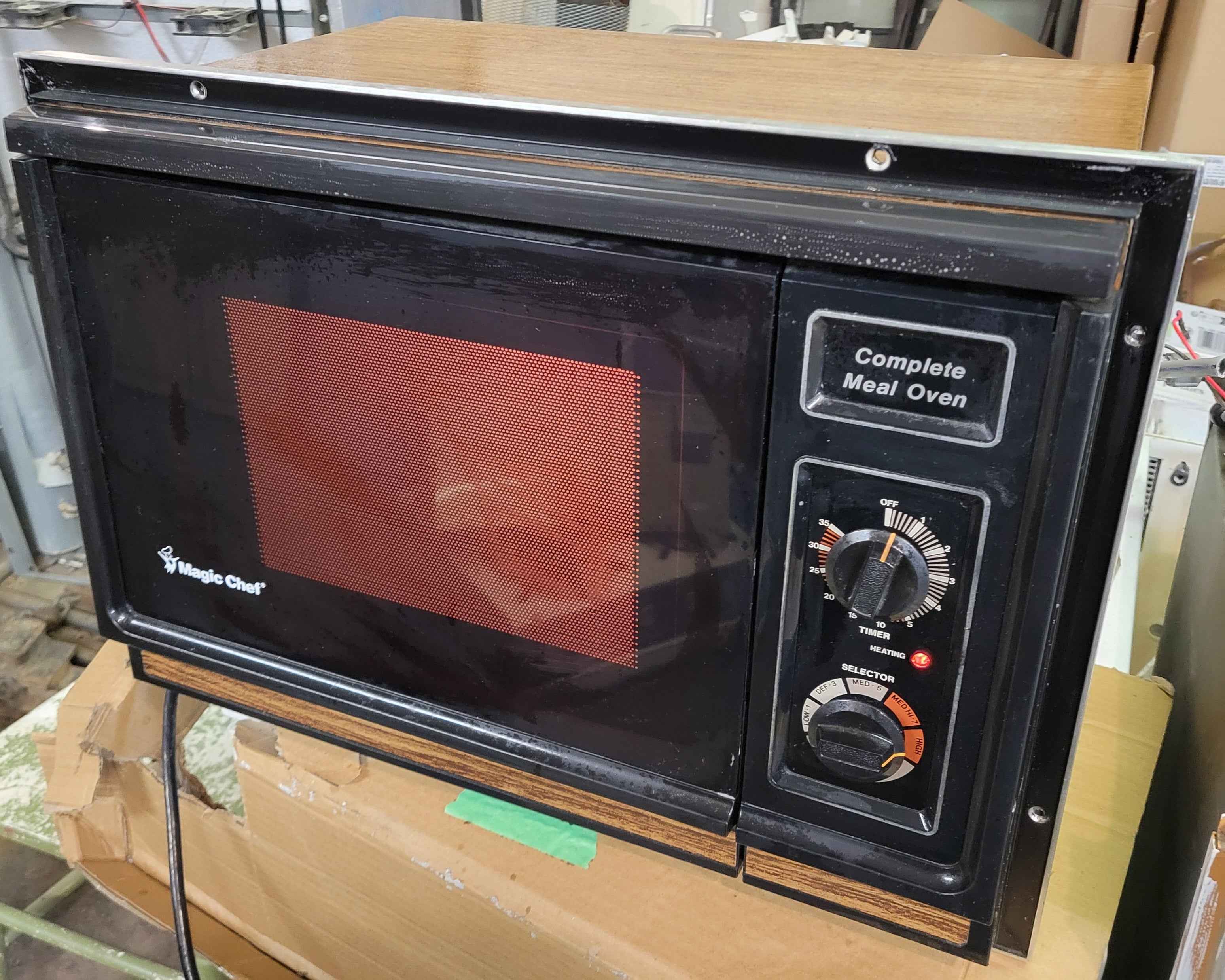 Magic Chef RV Microwave – 110V Built-In with Mounting Trim