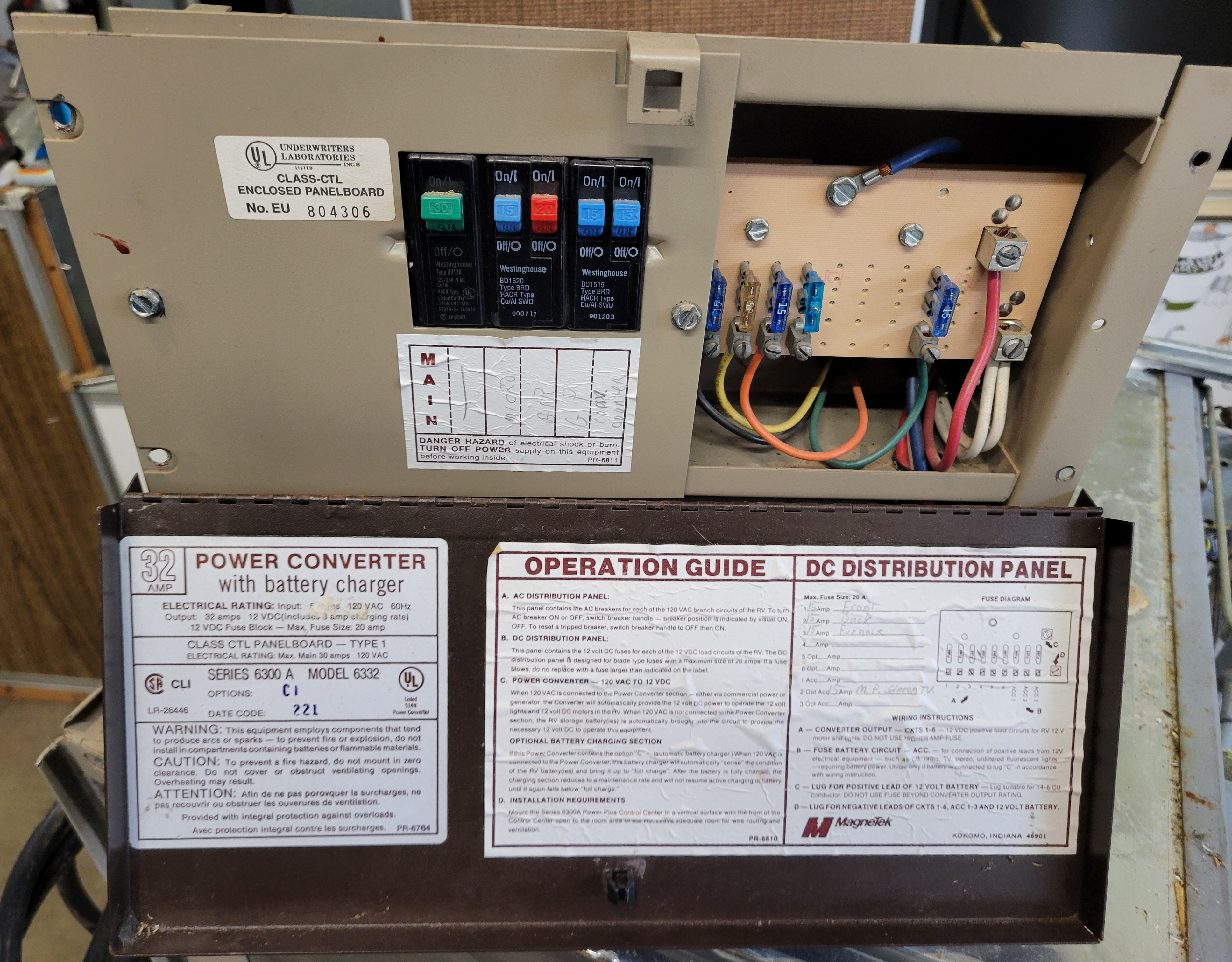 RV Converter 32 Amp Magnetek