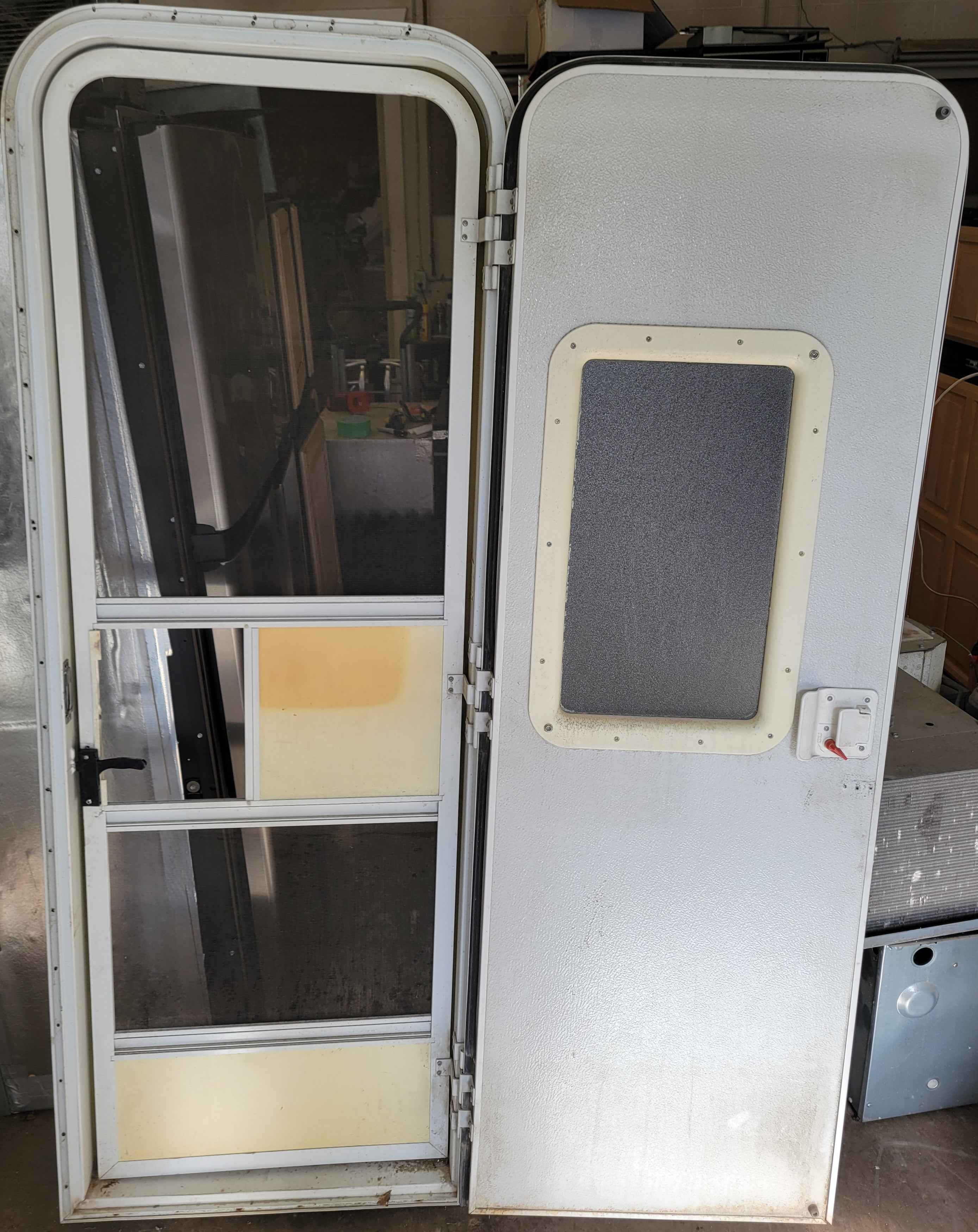 RV Radius Entry Door 26" x 73" with Screen Door