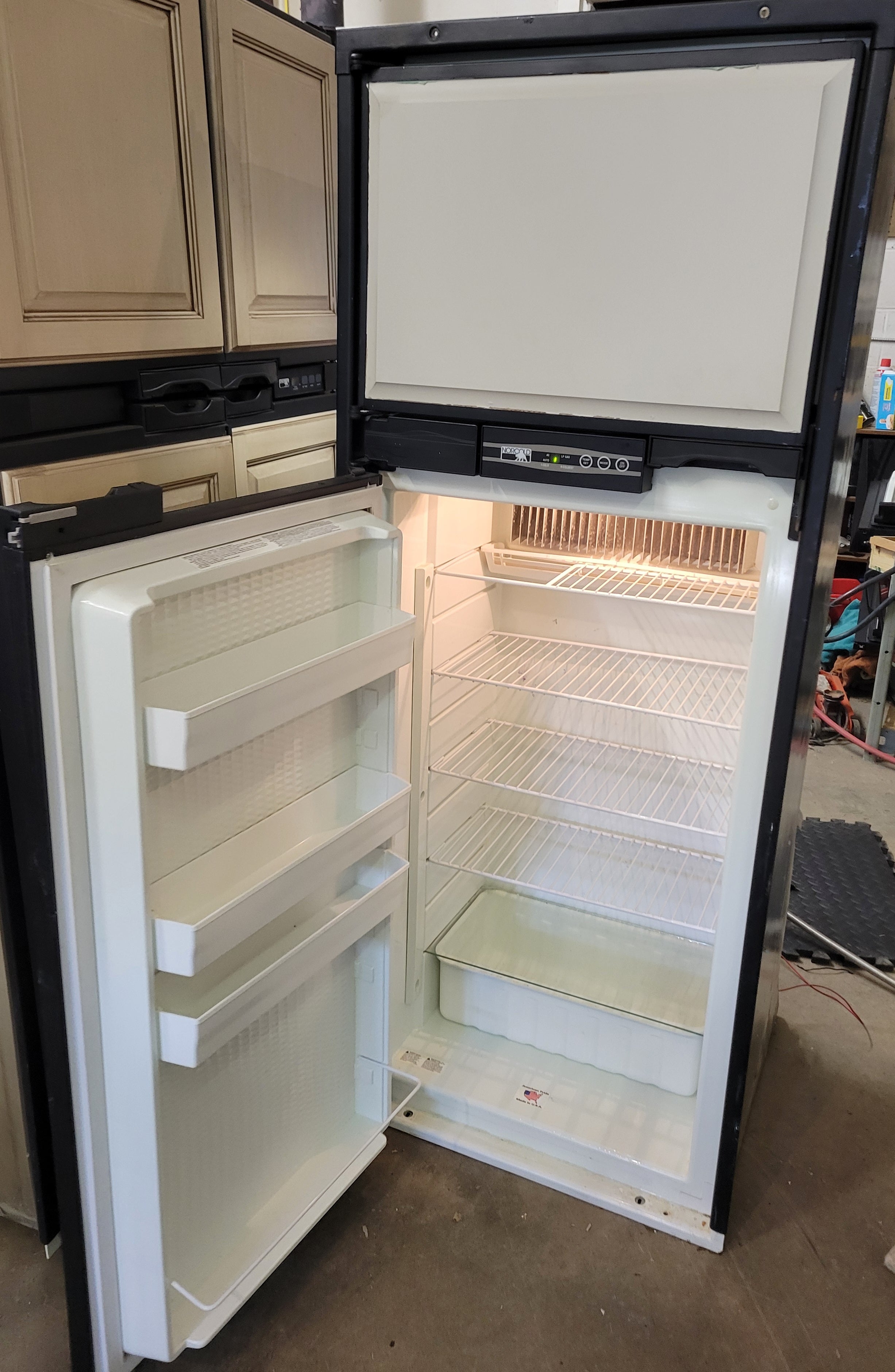 Norcold N821 RV Propane Electric Refrigerator 8 Cu Ft