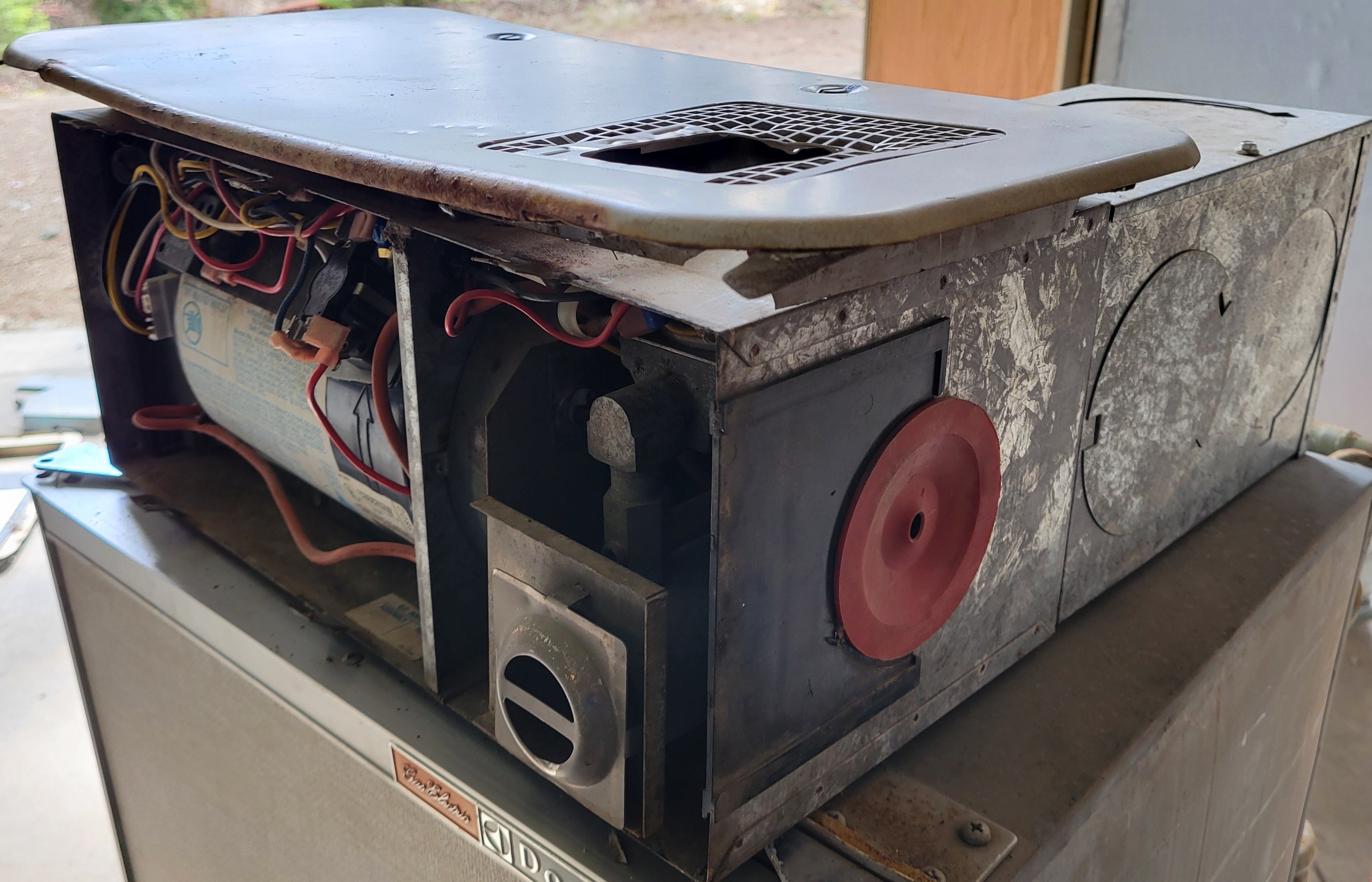 Hydroflame 20,000 BTU Propane RV Furnace – Model 8520-II