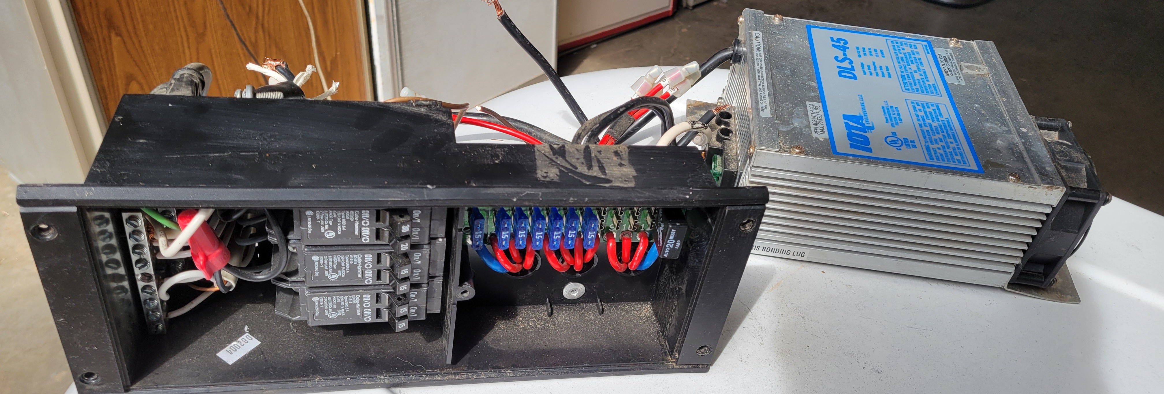 RV Converter Distribution Panel DLS-45 IDP-30-4 45 Amp