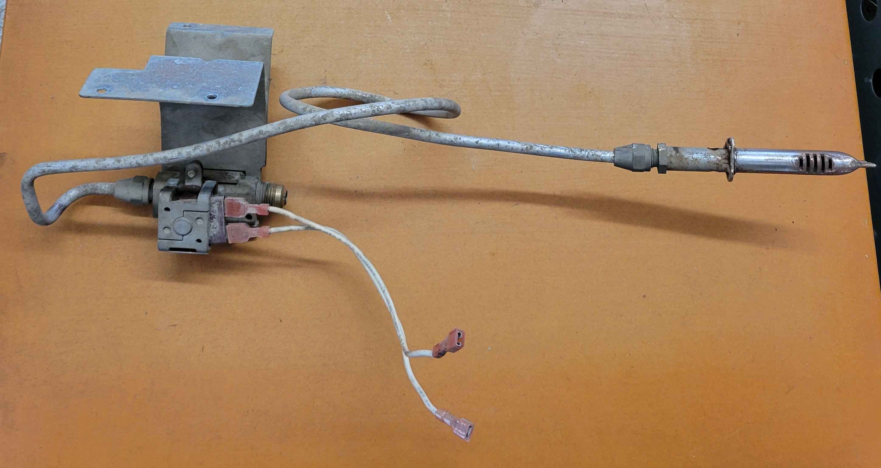 618696 Norcold Refrigerator Gas Valve Assembly and Burner