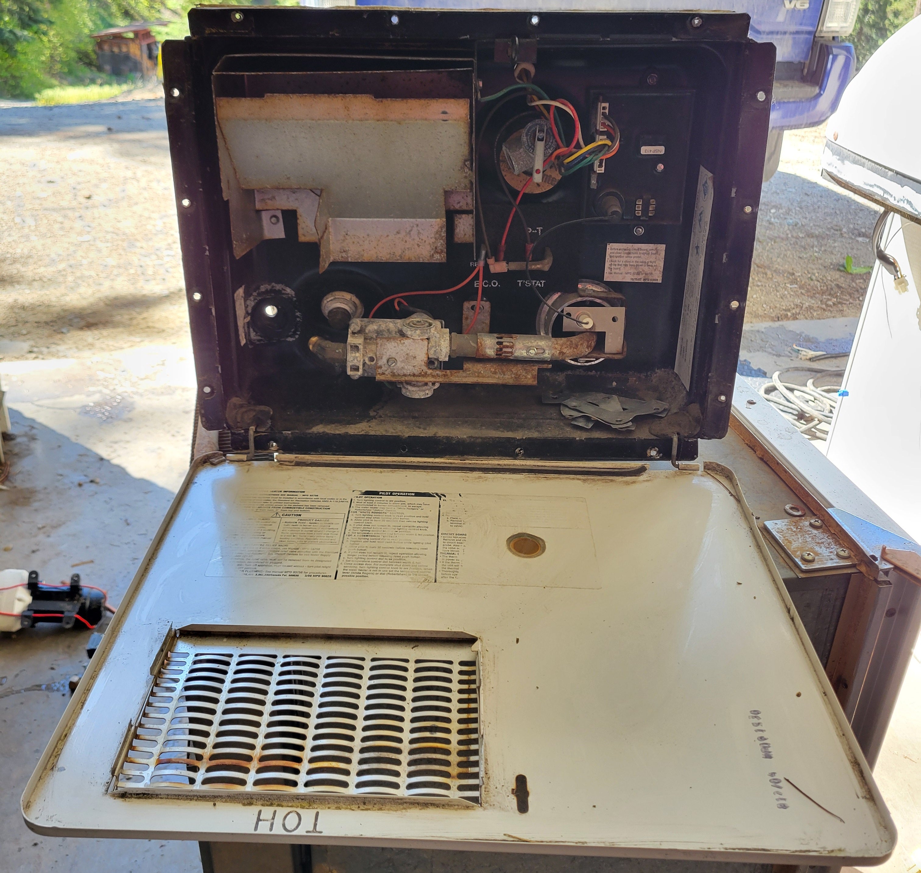 Atwood GC6AA-10E 6 Gallon RV Water Heater – Propane & Electric