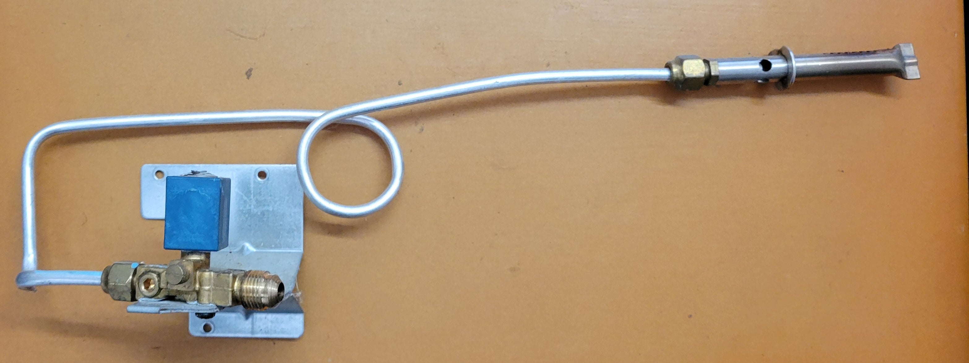 Norcold 633726 Gas Valve Burner Assembly with Orifice for Norcold 2118