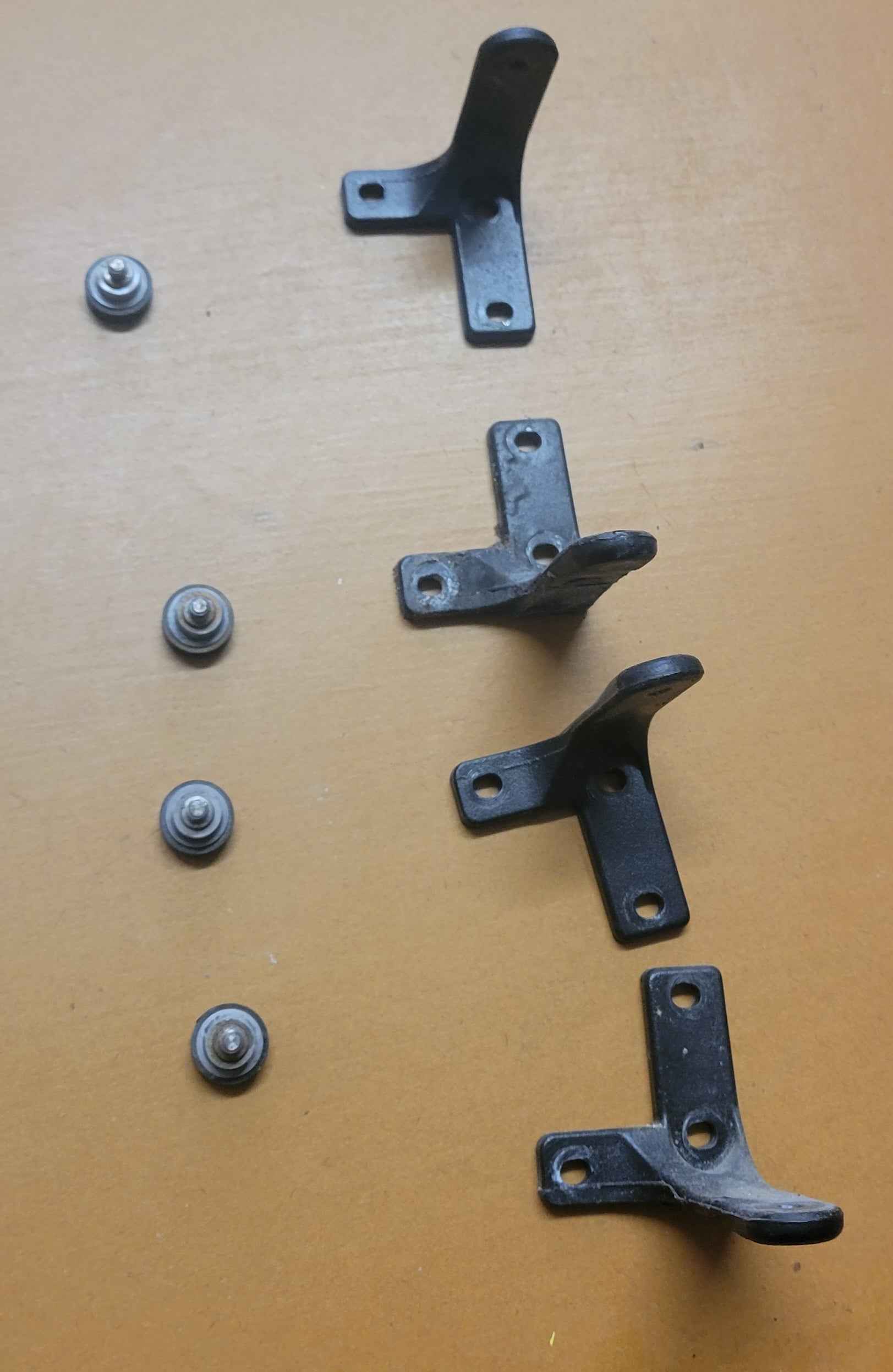 Norcold Refrigerator Hinge Kit – OEM Door Hinge Set
