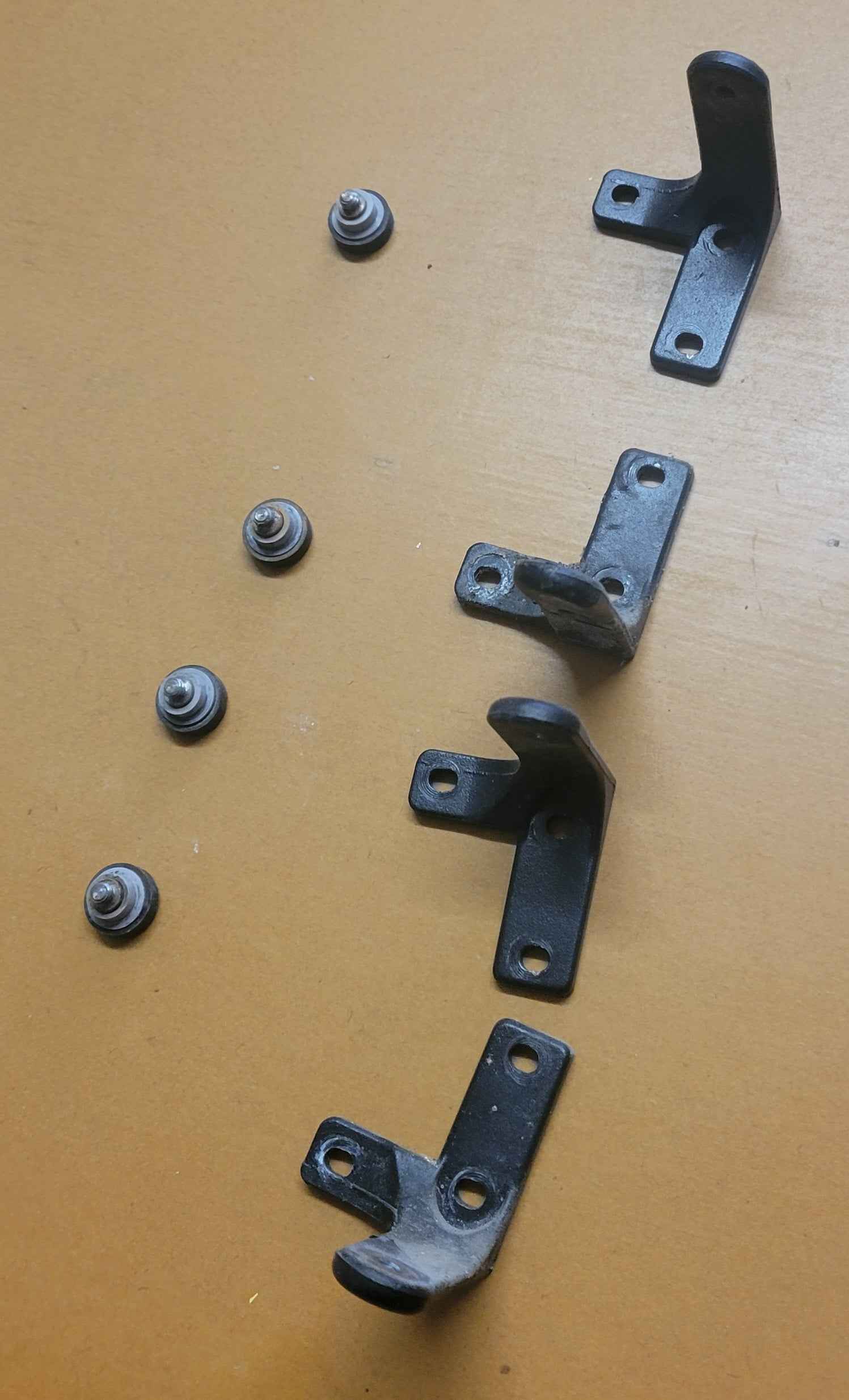 Norcold Refrigerator Hinge Kit – OEM Door Hinge Set
