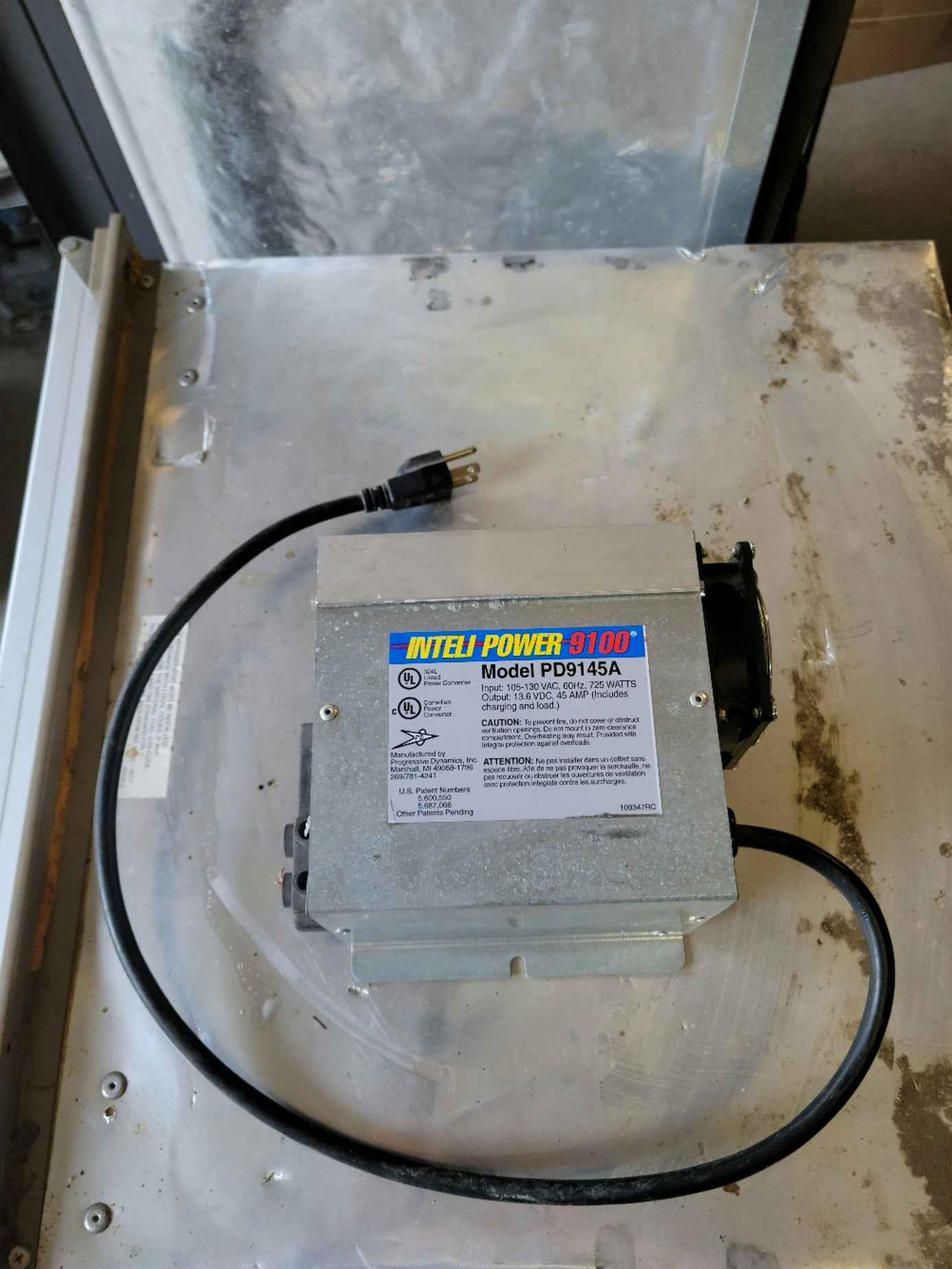 Inteli Power 9100 Converter Progressive Dynamics PD9145A