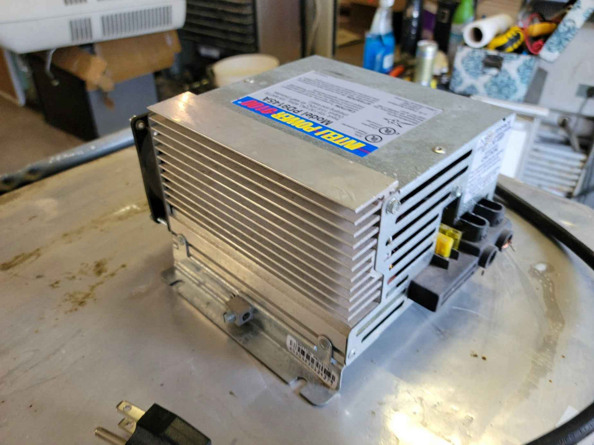 Inteli Power 9100 Converter Progressive Dynamics PD9145A
