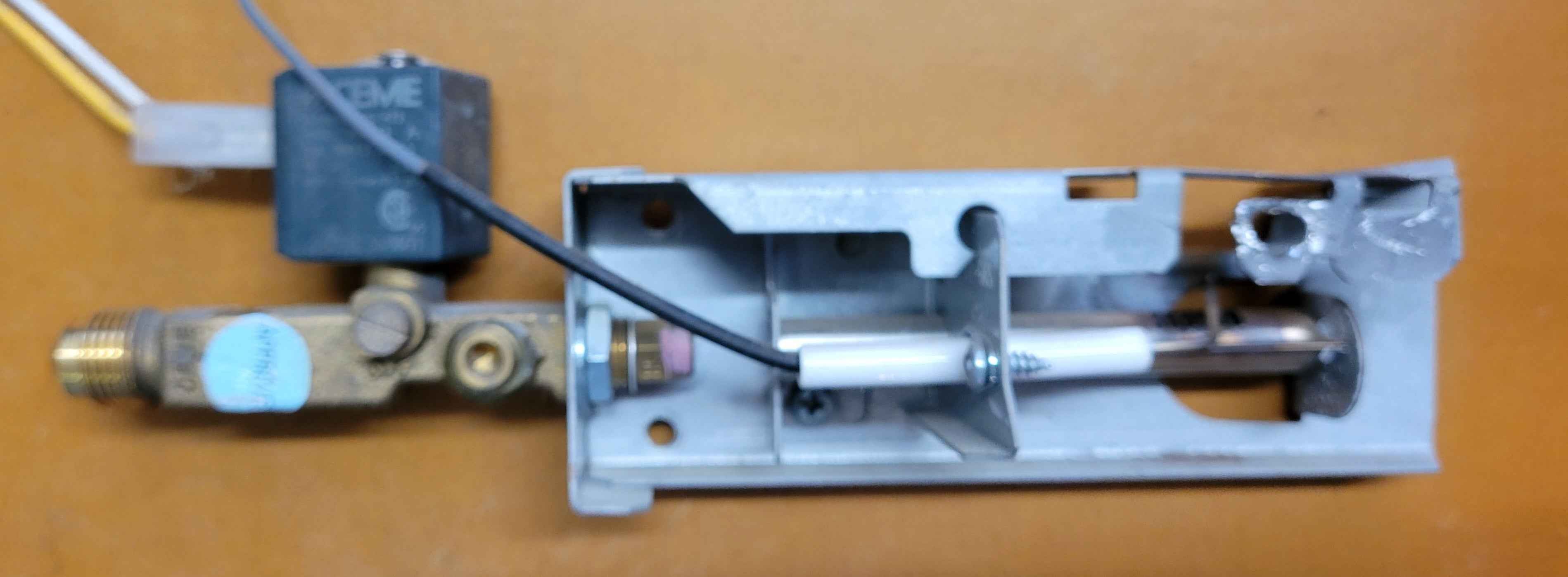 Dometic DM2662 RV Refrigerator Gas Valve 5588/2 Burner Electrode Assembly