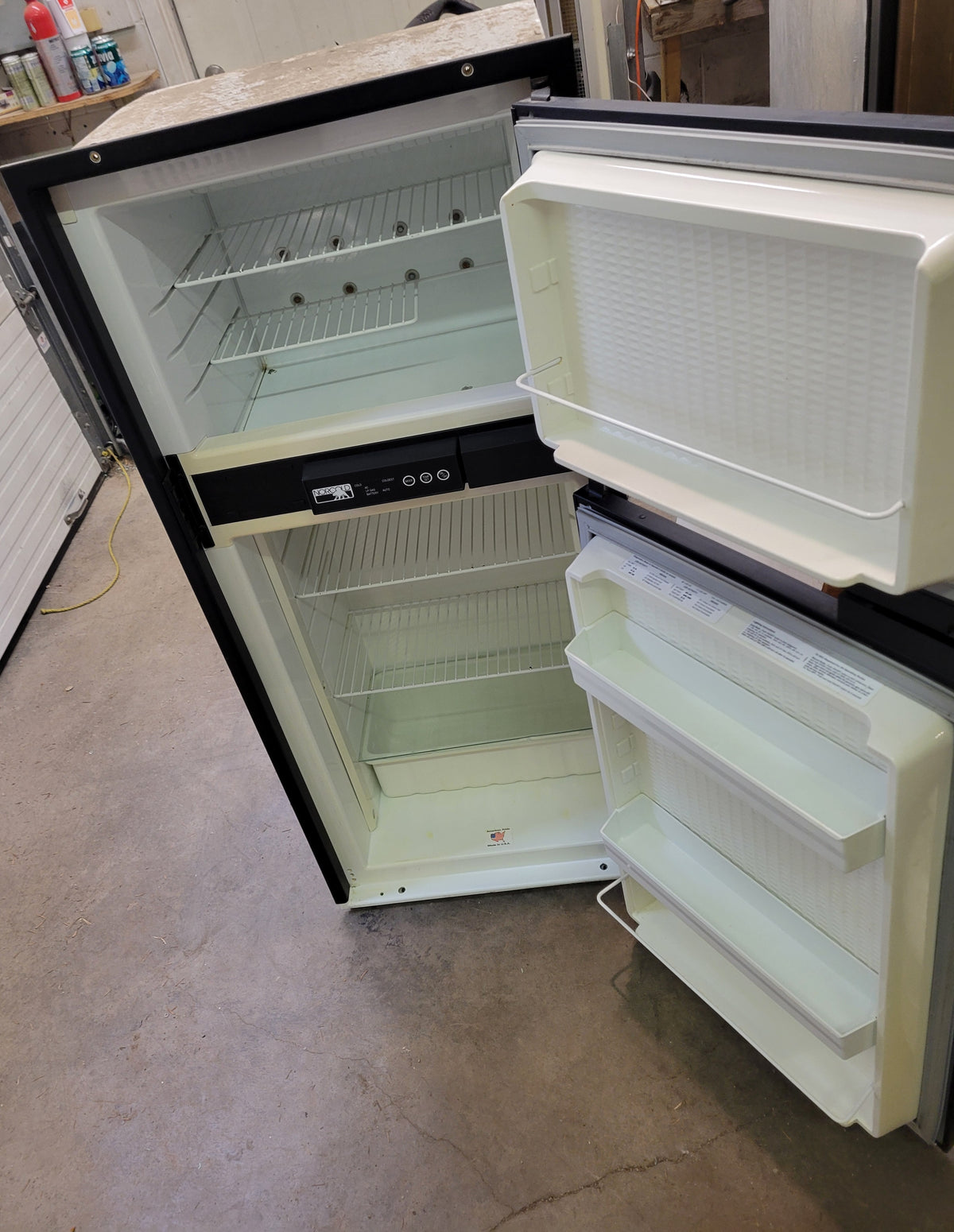 PROPANE Refrigerator & 110v Norcold 9162 6 cubic