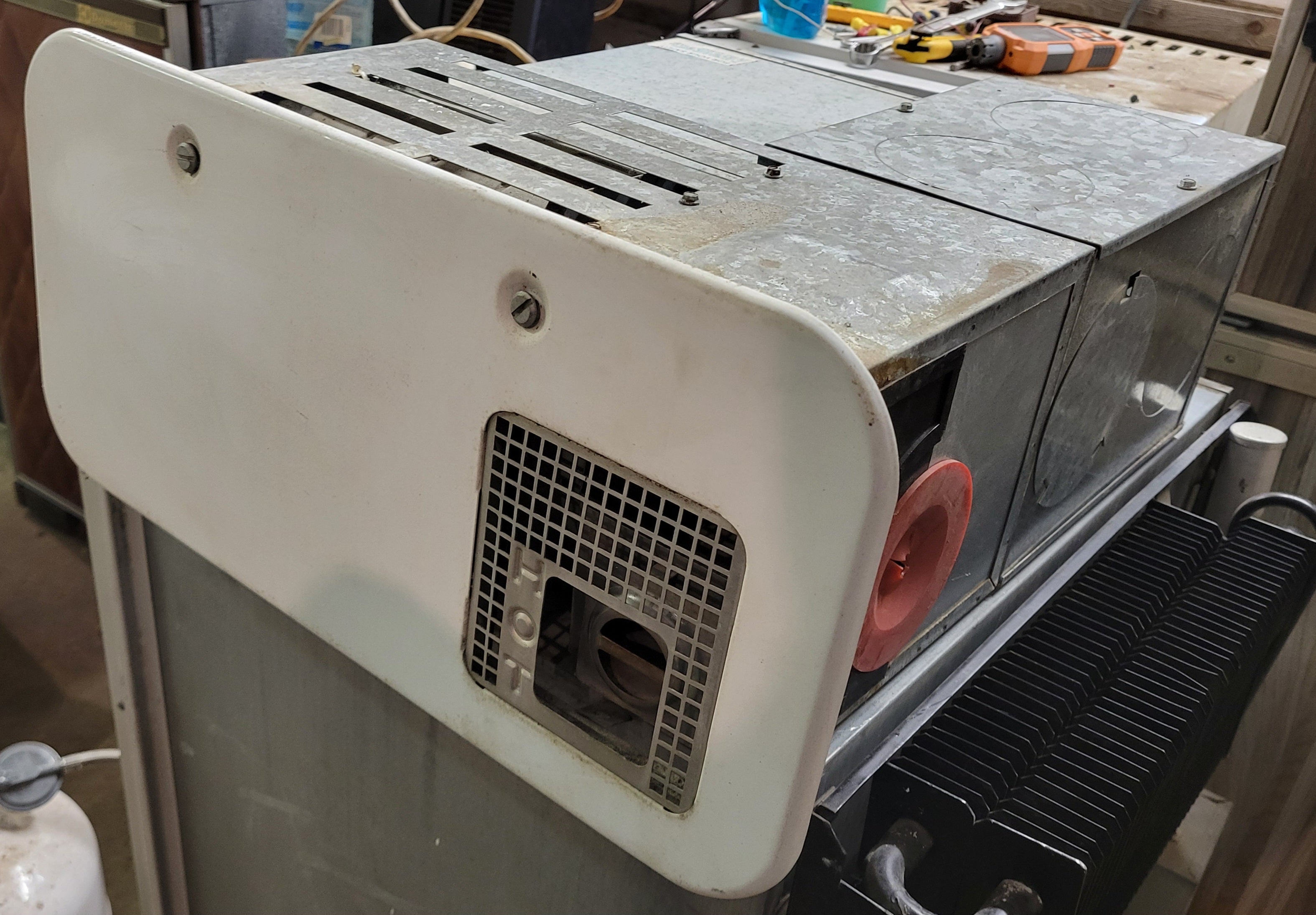 Atwood 8525-III DCLP RV Propane Furnace – Forced Air