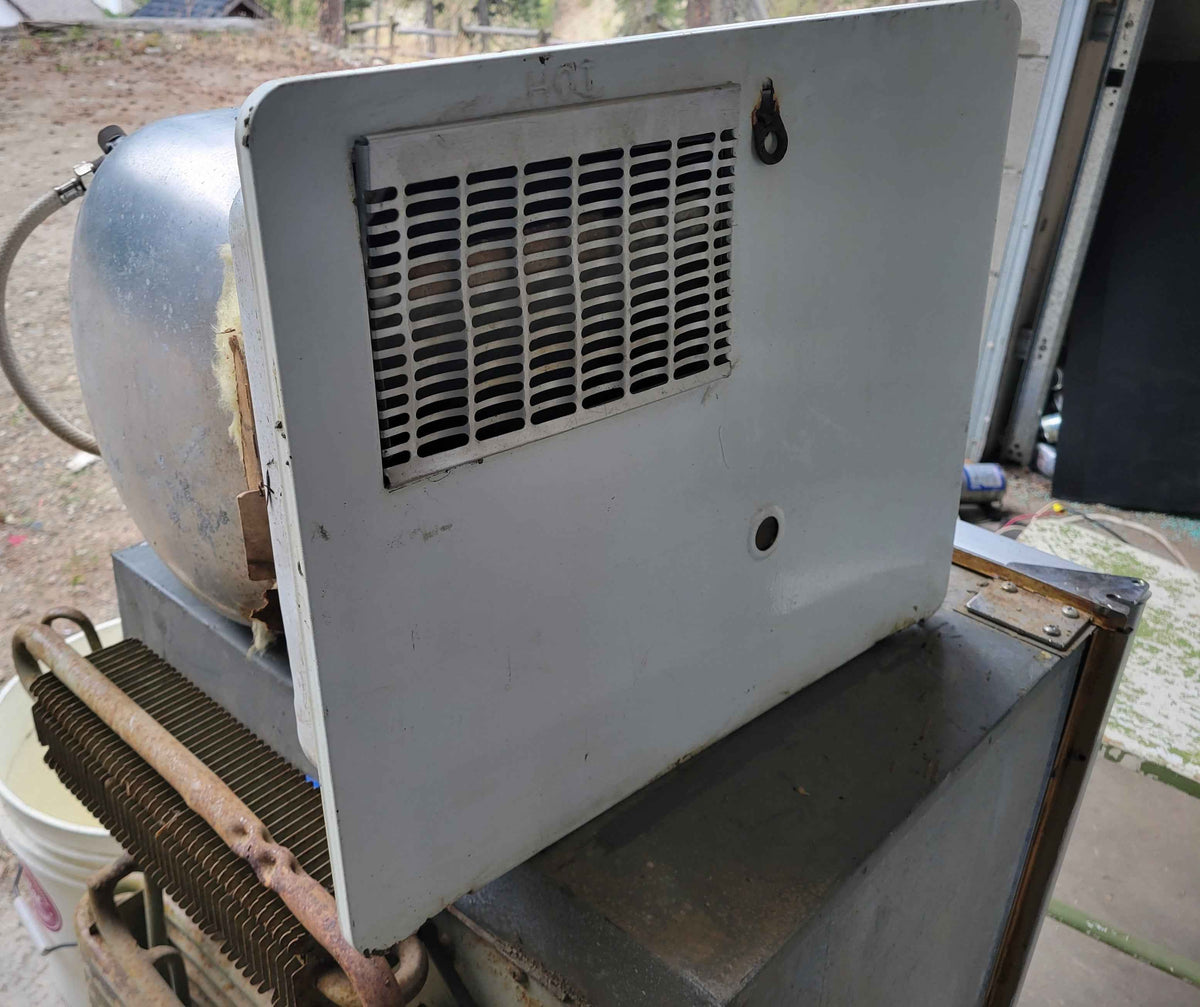 Atwood G6A-8E 6-Gallon Propane RV Water Heater