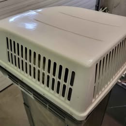 Dometic Brisk II 13,500 BTU RV Rooftop Air Conditioner 457915.301C0 – Used