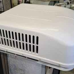 Dometic Brisk II 13,500 BTU RV Rooftop Air Conditioner 457915.301C0 – Used