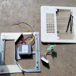 Dometic Brisk Air II B57915.711CO RV Air Conditioner – Used