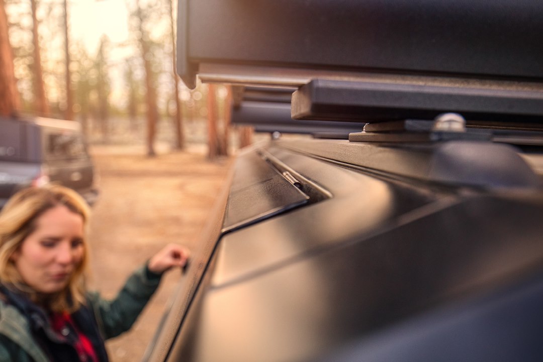 SmartCap ED1316-MB Truck Bed Cap