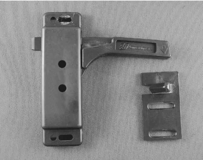 Strybuc Window Latch (17166RHBC) – Color: Black