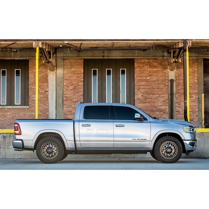 ReadyLift 66-19150 1.5-Inch Leveling Kit for Air-Ride Applications