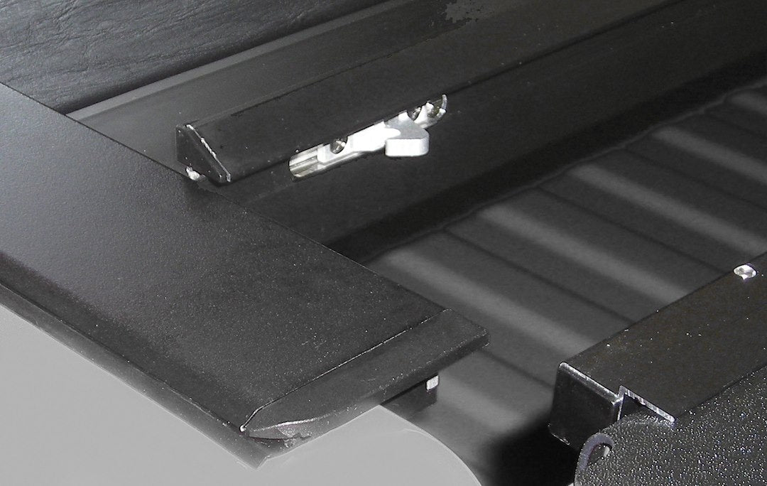 Roll-N-Lock Lg570m Tonneau Cover - image 2