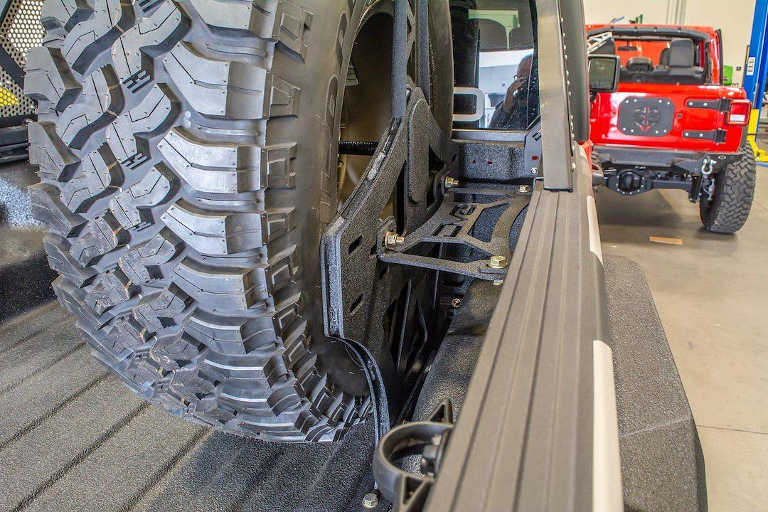 DV8 Offroad TCGL-02 Gladiator Spare-Tire Carrier