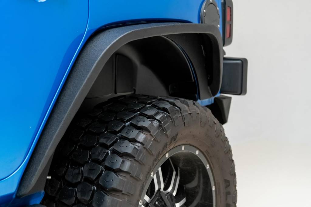 Paramount Automotive 51-0713 R-5 Canyon Stubby Fender Flare