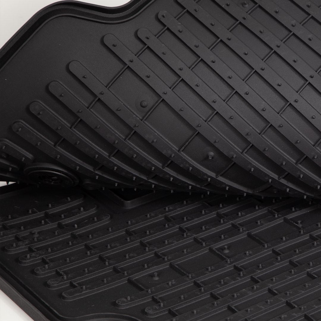 Plasticolor 001795R01 Chevy Silverado Direct-Fit Floor Mat