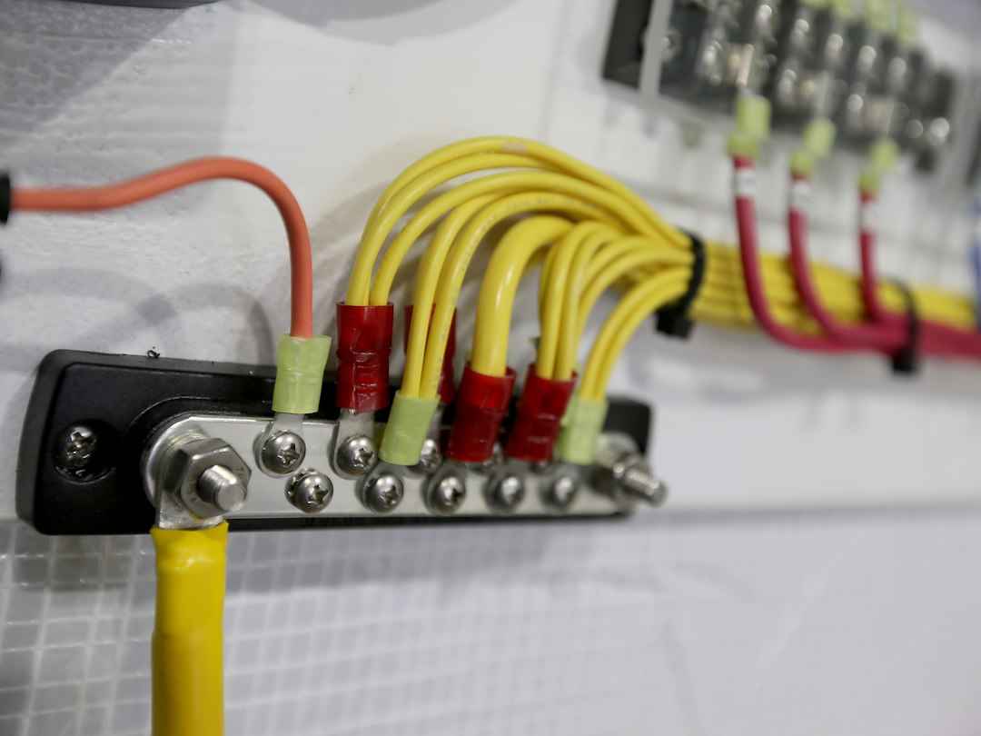 Blue Sea 2300-BSS 10-Terminal Busbar