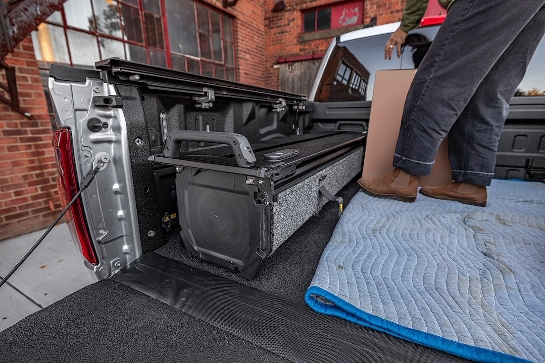 Retrax R-T-80335 FRC-4000 Tonneau Cover for Ford