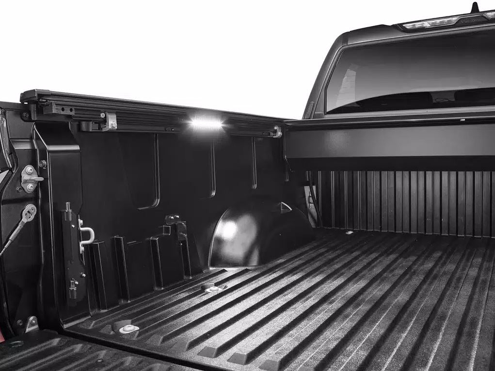 Retrax EQ0379-1 EQ Aluminium Remote-Locking Tonneau Cover