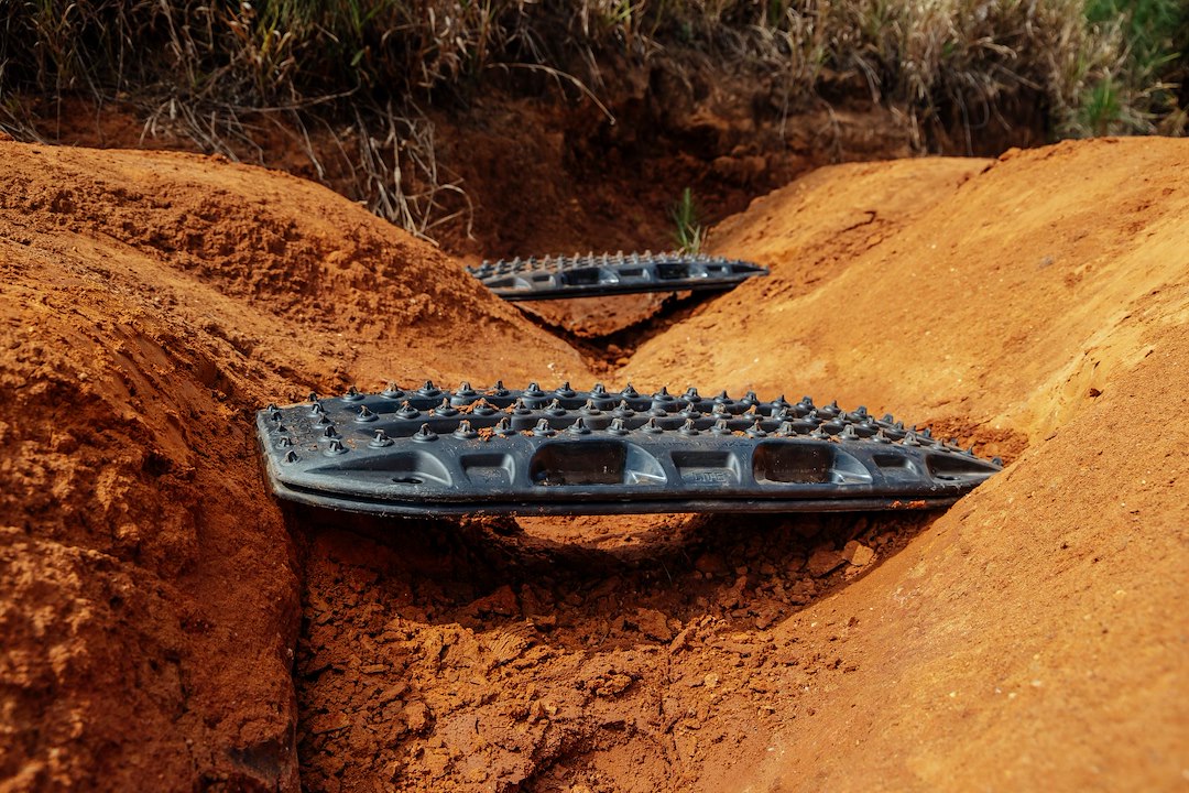 Rhino-Rack USA Mtxltbk Black Maxtrax Lite Traction Mat