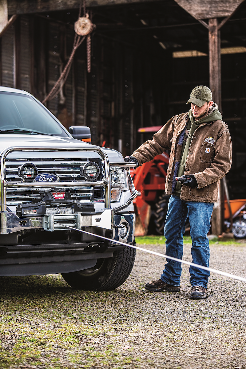 WARN ZEON 12 Platinum 92820 12,000 lb Winch with Wireless Remote