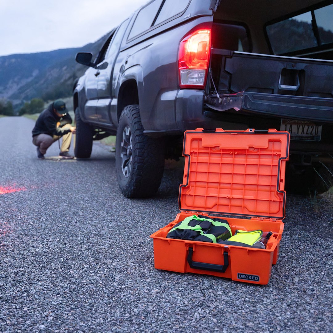 Decked A0132-Road-Org Roadside Emergency Kit