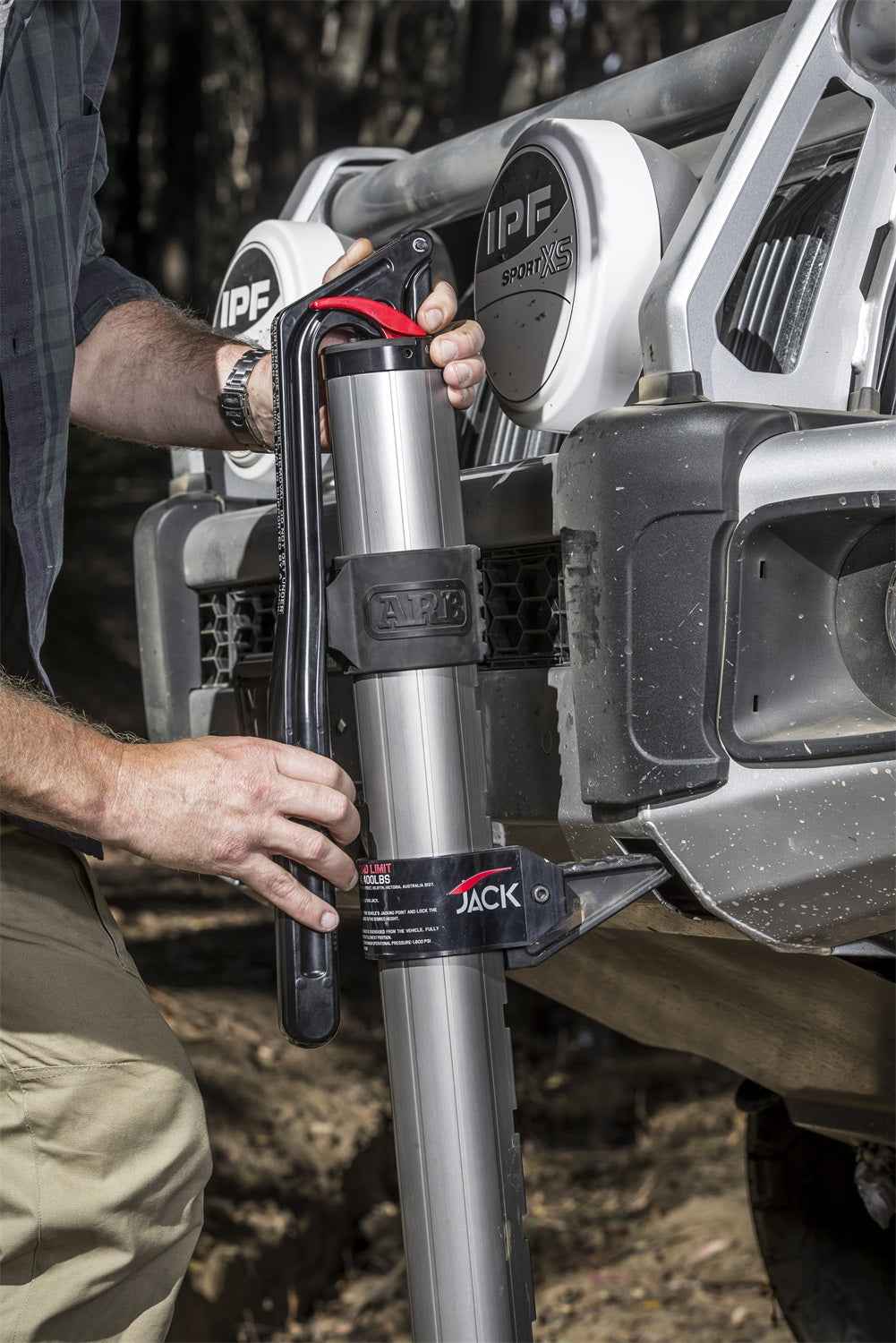ARB 1060001 Jack - 4409 lb, Silver/ Black