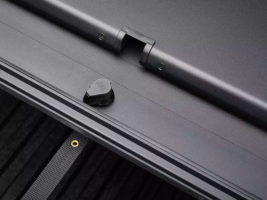 Roll-N-Lock 132A-XT A-Series XT Retractable Aluminum Cover