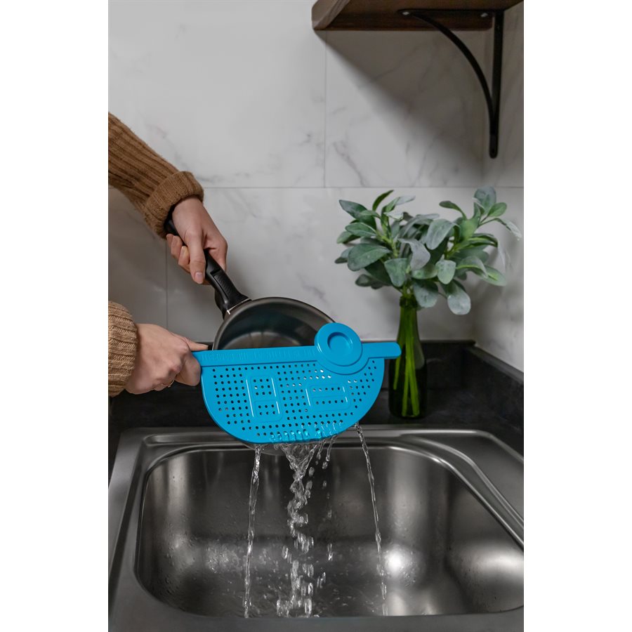 Camco Kitchen Strainer (53385) – Material: ABS Plastic