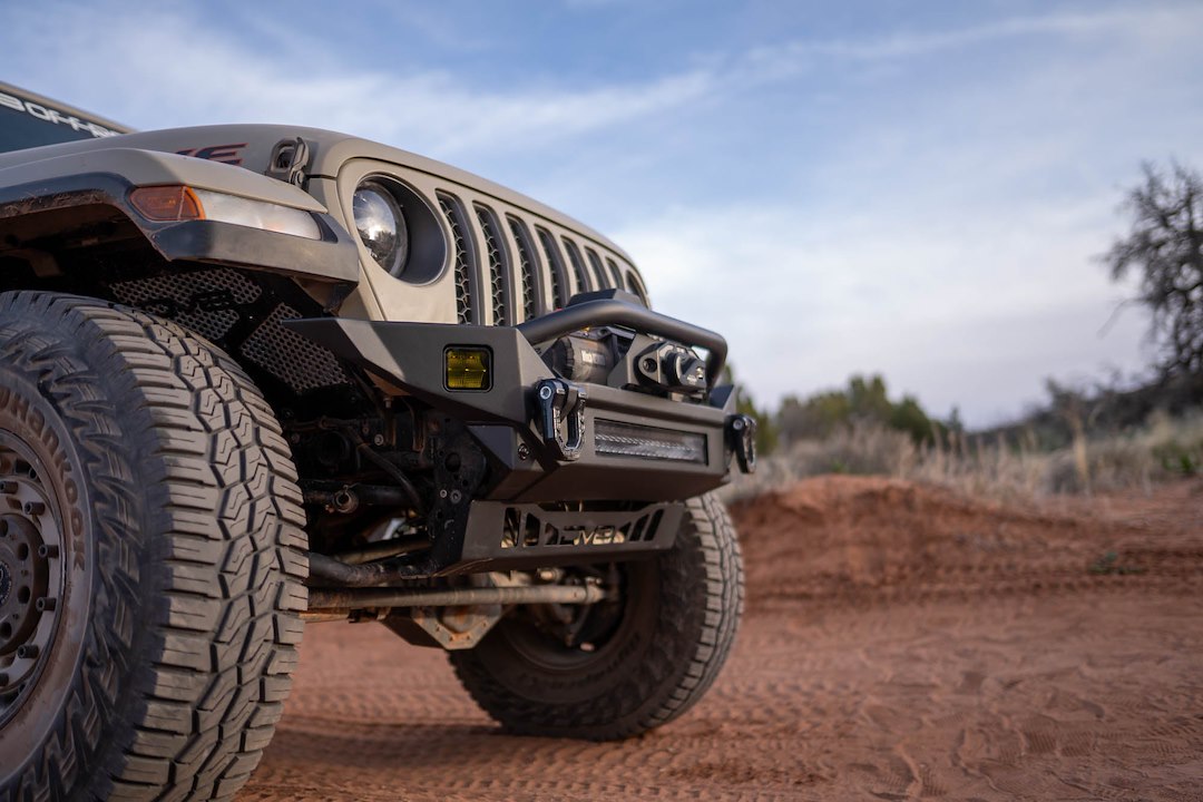DV8 Offroad SPJL-02 JL/JT Sway-Bar Disconnect Skid