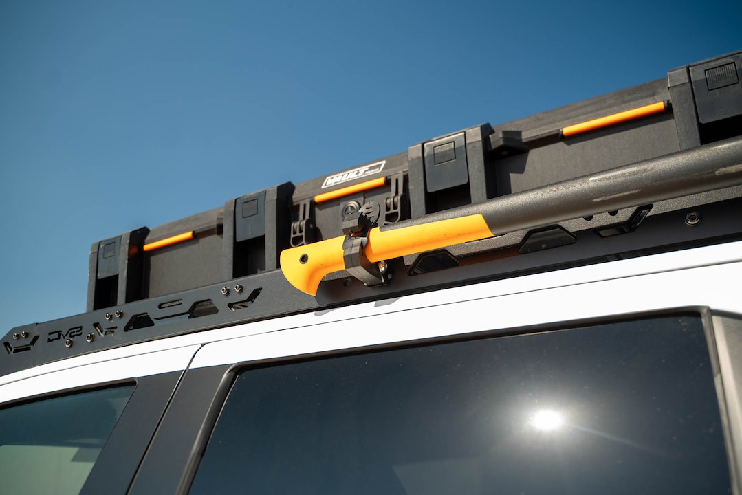 DV8 Offroad UNRM-01 Universal Quick-Release Tool Clamp