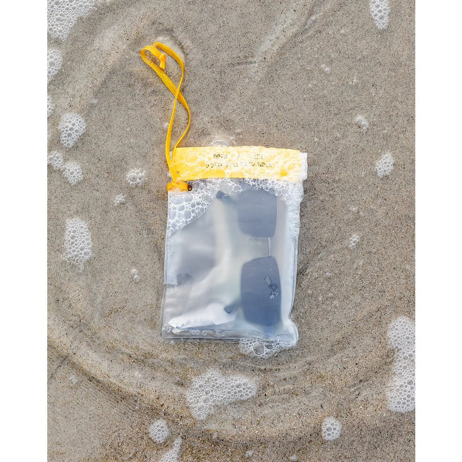 Camco Waterproof Pouch (51340) – Material: Vinyl