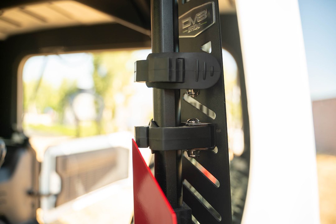 DV8 Offroad UNRM-01 Universal Quick-Release Tool Clamp