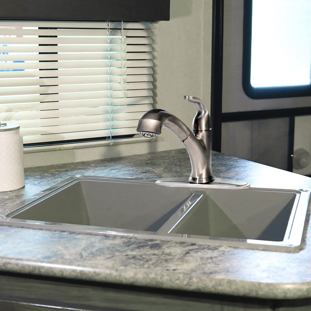 Phoenix Products PF231441 Pull-Out Kitchen Faucet