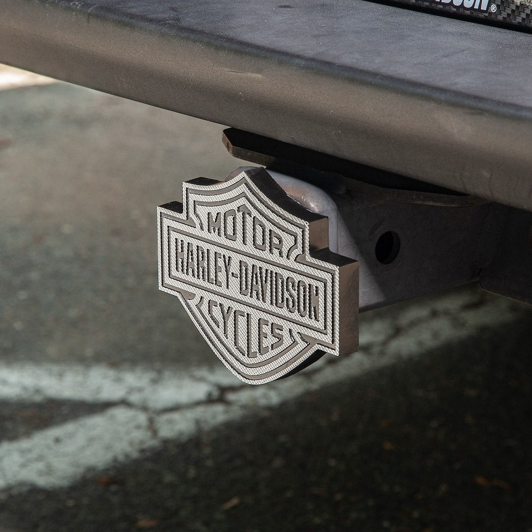 Plasticolor 002298R01 Harley-Davidson Diamond Cut Hitch Cover