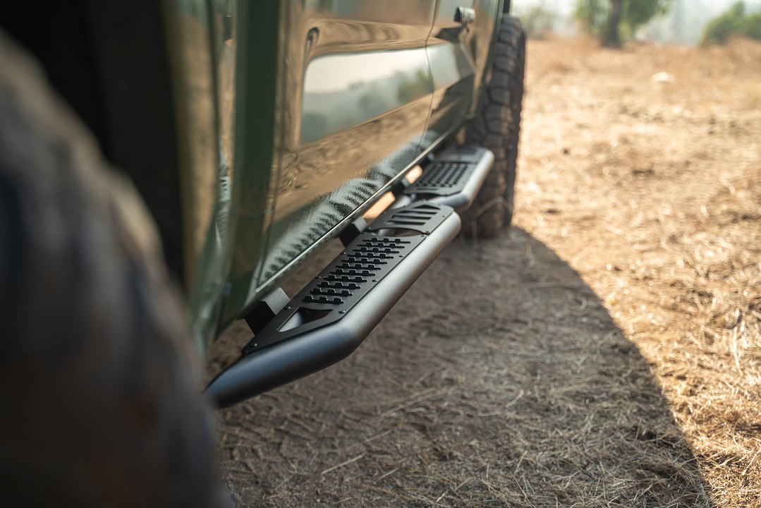 DV8 Offroad SRTT2-01 OE Plus Tundra Crew Cab Steps