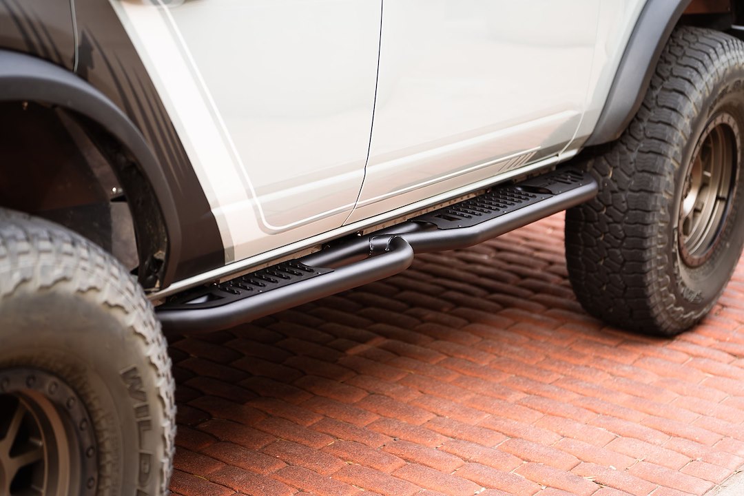 DV8 Offroad SRBR-02 OE Plus Bronco Round Step Bars